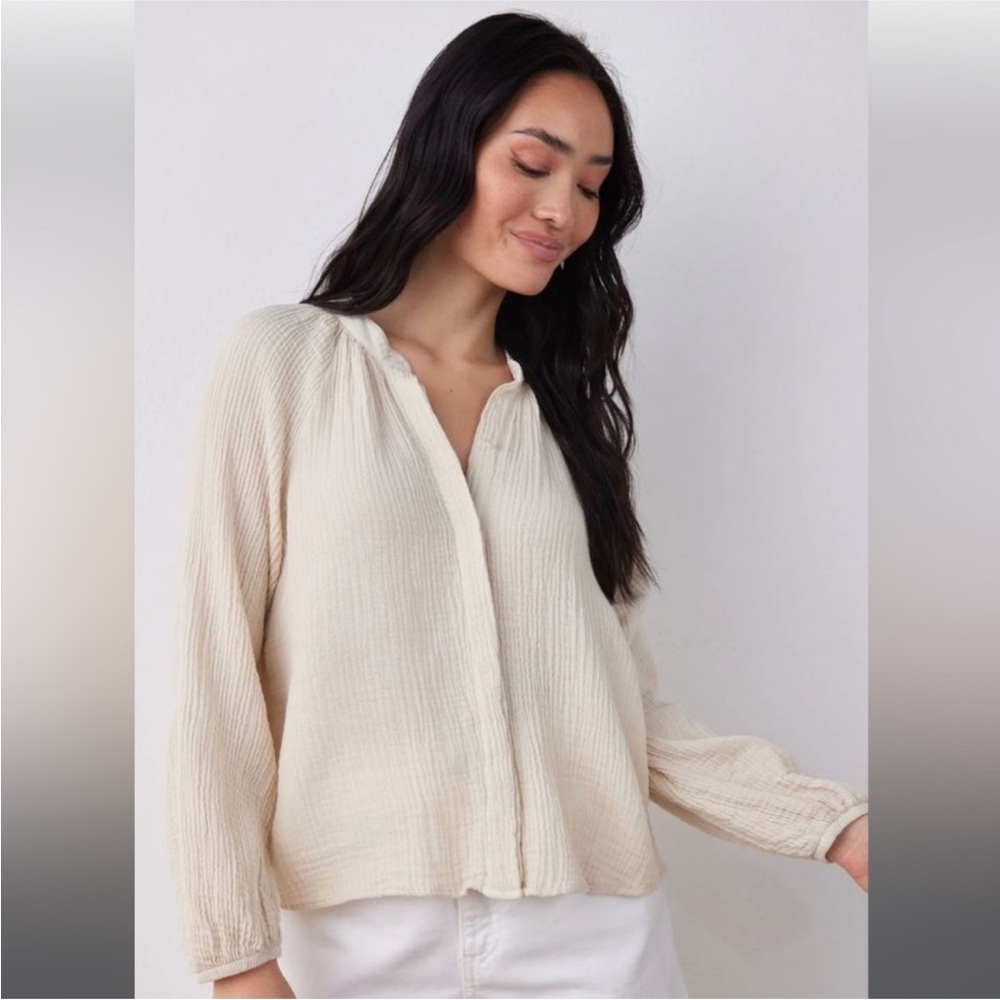 Bella Dahl Women’s Shirred Raglan Long Sleeve Shirt in Cream XS